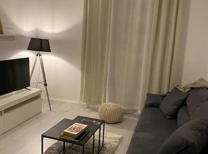 Lori Zadar